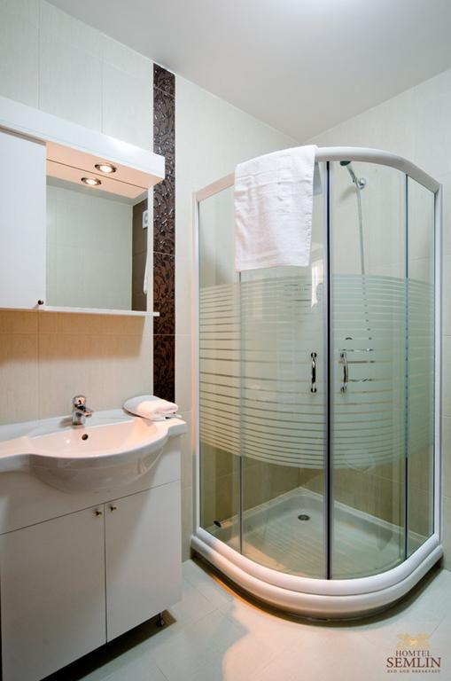 ガル二 ホテル セムリン B＆B ベオグラード エクステリア 写真
